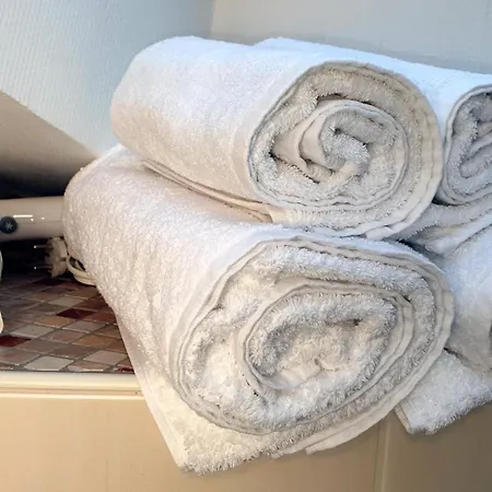 Hafen Zwei Apartman *